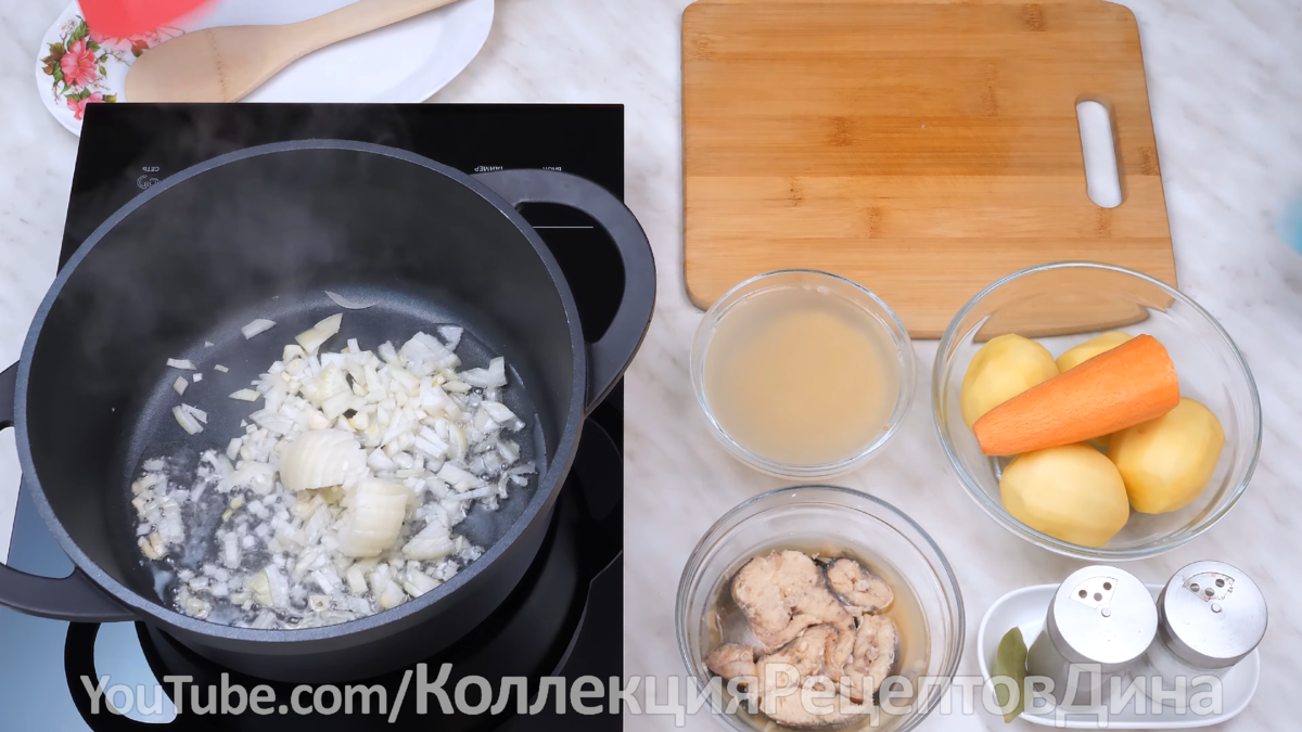Суп с горбушей и пшеном: рецепт - Лайфхакер