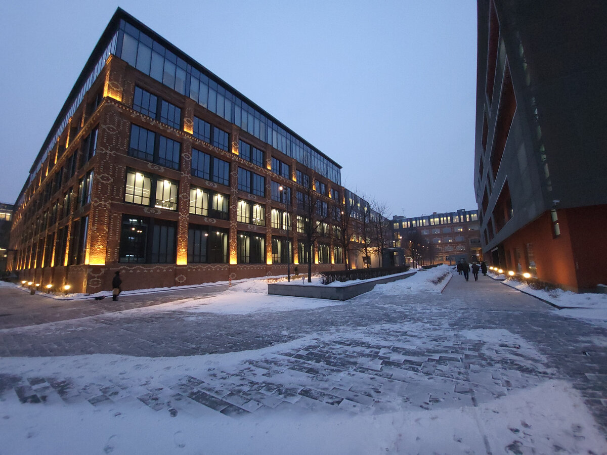 Корпуса бывшей фабрики Большевик.