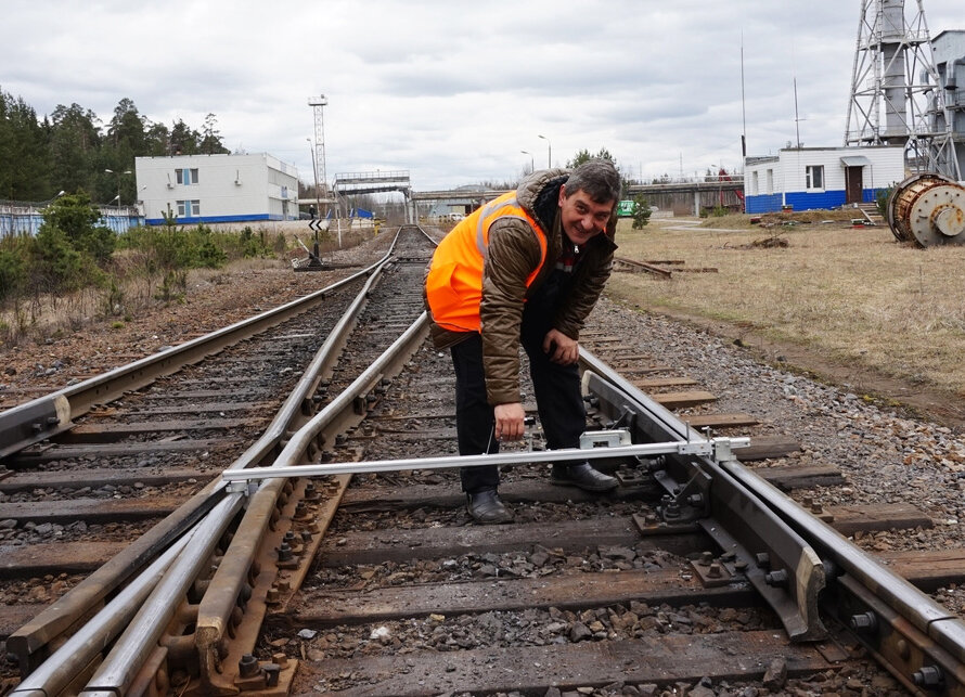 Железнодорожная служба. Контроль состояния железнодорожного пути. Контрольный рельс. Обследование рельсовых путей. Осмотр железнодорожного пути.