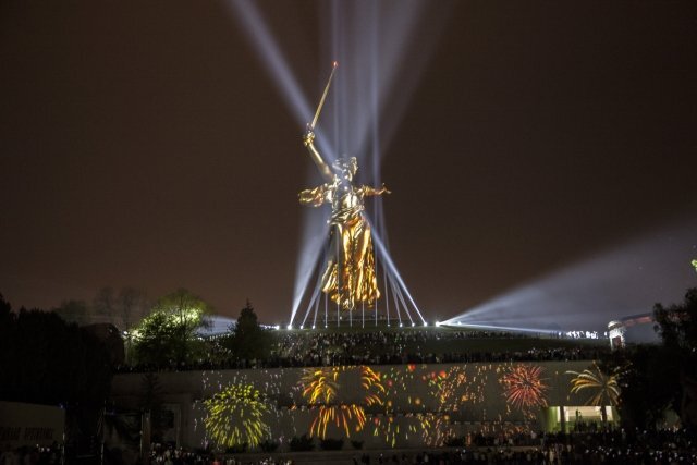    Психологи попробовали объяснить выходку брейк-дансеров на Мамаевом кургане