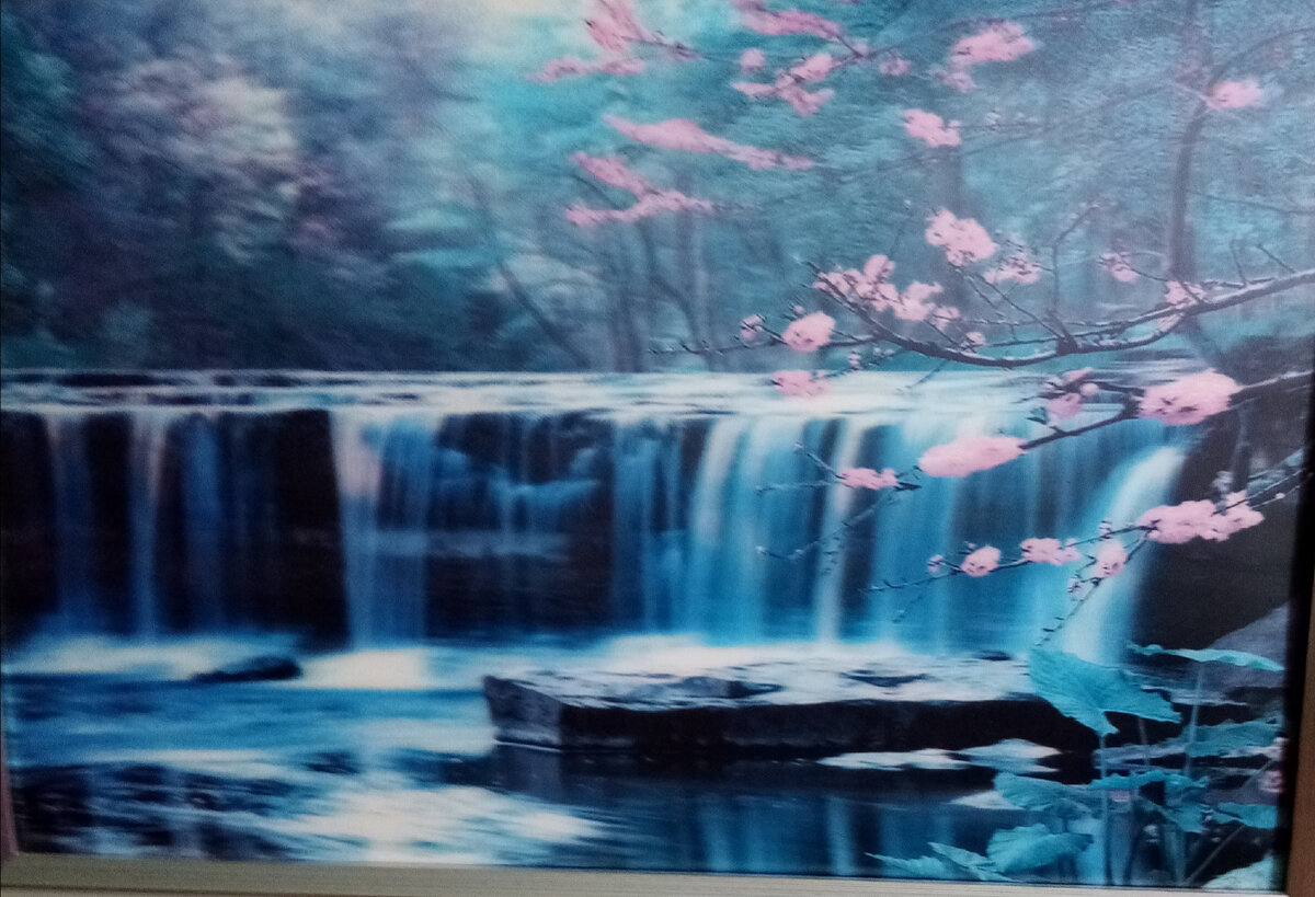 Водопад, картина (все фото автора). 