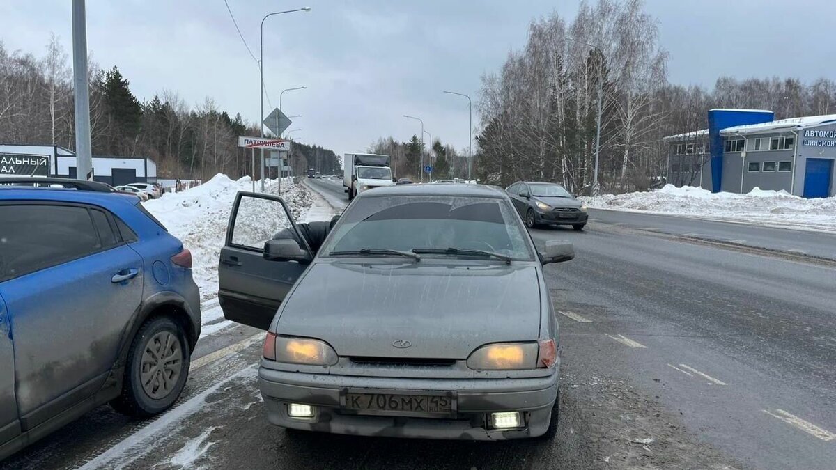     Настоящую погоню устроил накануне 22-летний житель Кургана на тюменской трассе. Инцидент произошел на 177-м километре трассы Курган — Тюмень.