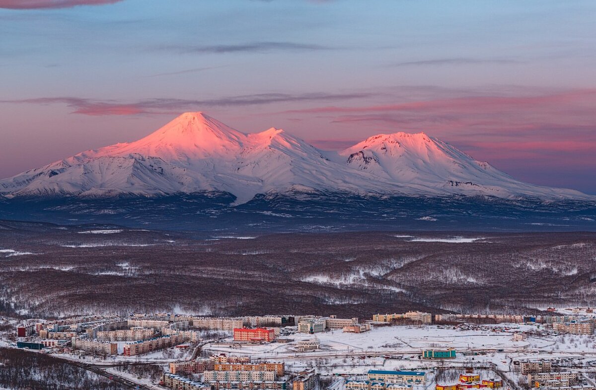 Дальний Восток ночью горы