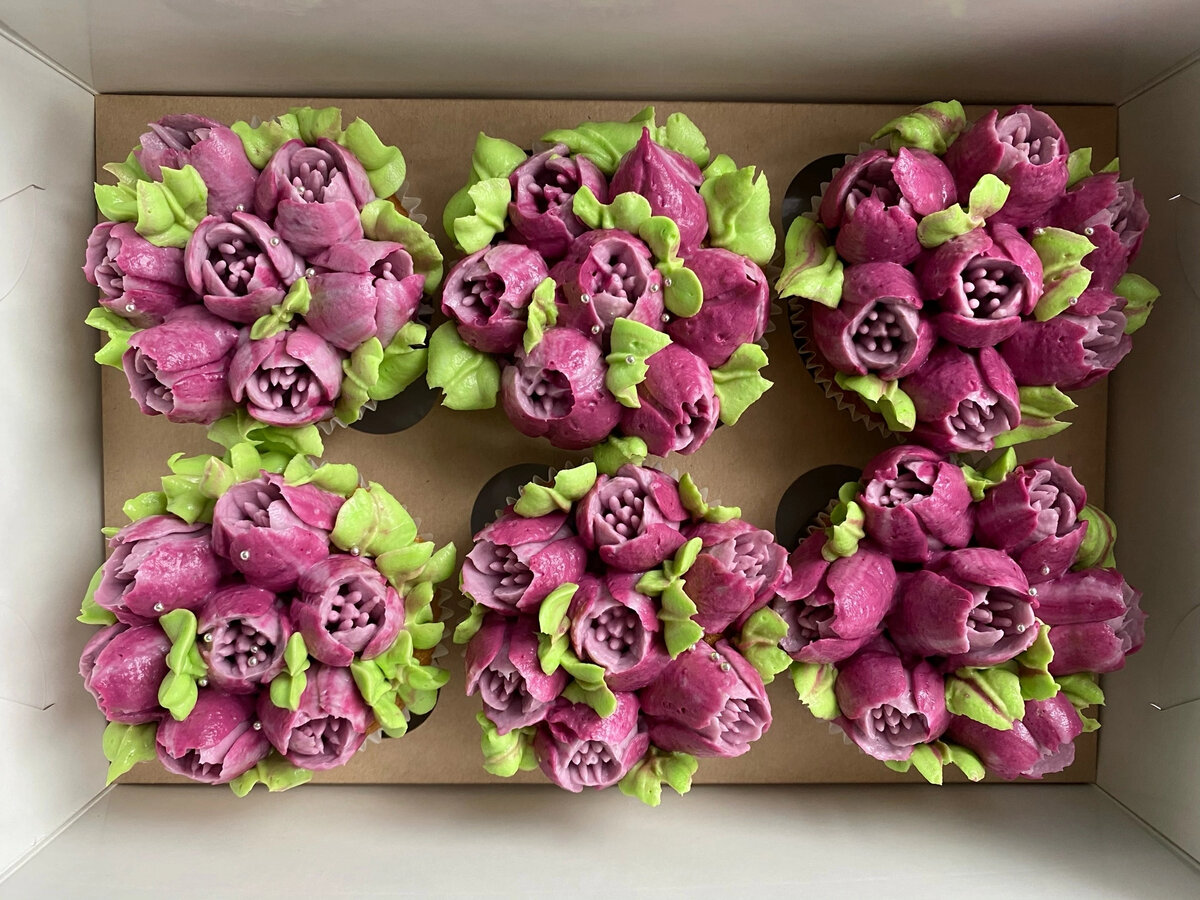 Такие капкейки прекрасно подходят под весеннее настроение в день праздника 8 марта 🌸