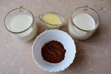 ШАГ 1:
Как сделать какао со сгущенным молоком? Подготовьте для этого необходимые ингредиенты. Молоко можно использовать любой жирности. Для сливок будет достаточно 10-15%, но можно взять и большую жирность. Вкус будет более сливочный и насыщенный. Какао берите натуральное, без добавления сахара.