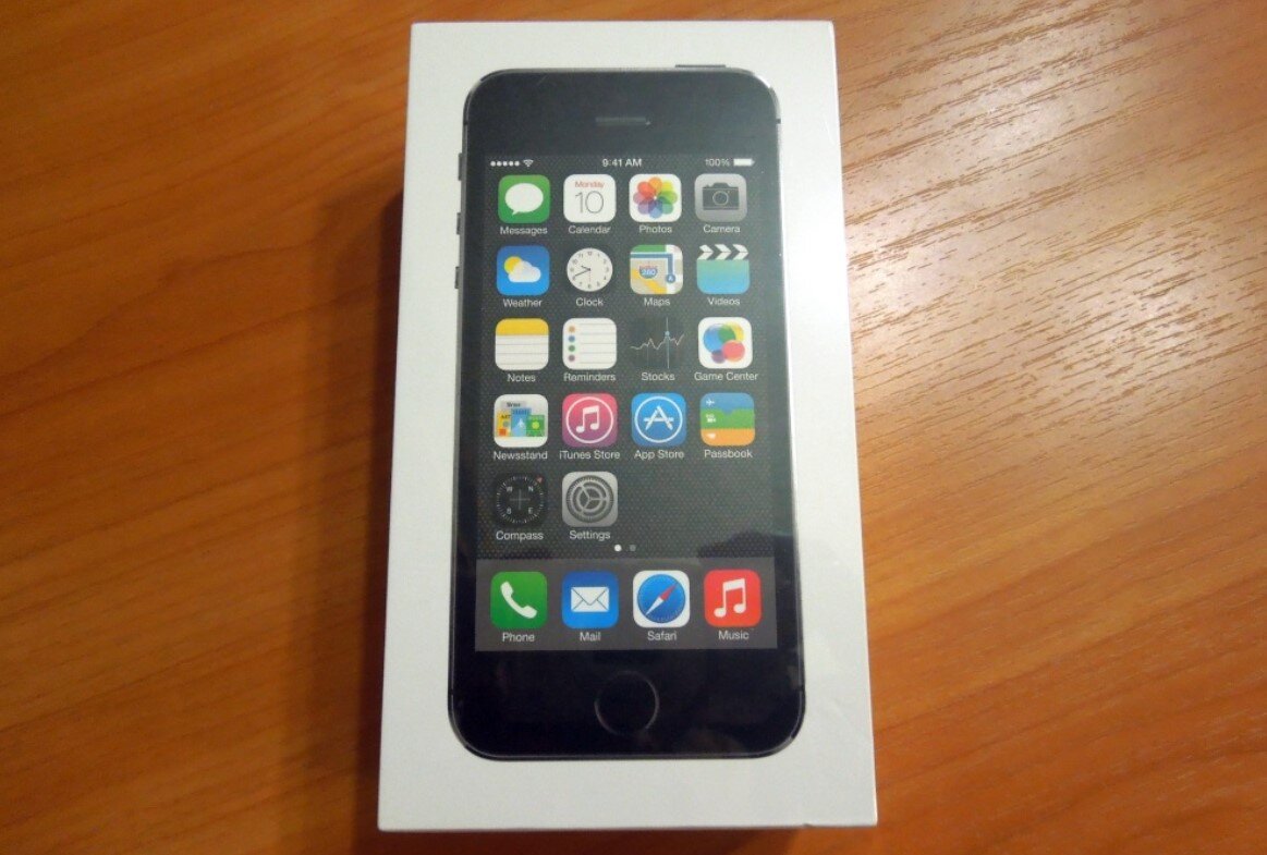 Авито альметьевск айфон. Iphone 5s коробка. Коробка от айфона 5s. Iphone 5 коробка. Коробка от черного айфона 5s.