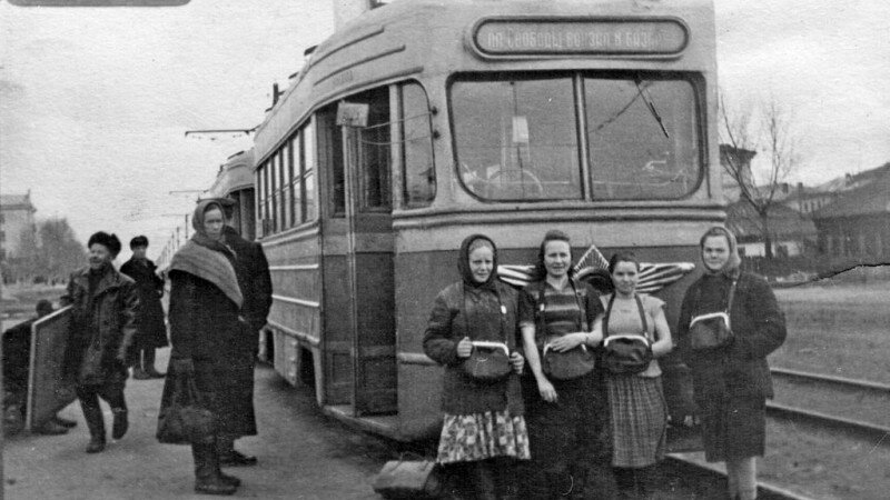     Барнаульский трамвай, 1956 год. Фото из архива МУП "Горэлектротранс". transphoto.ru