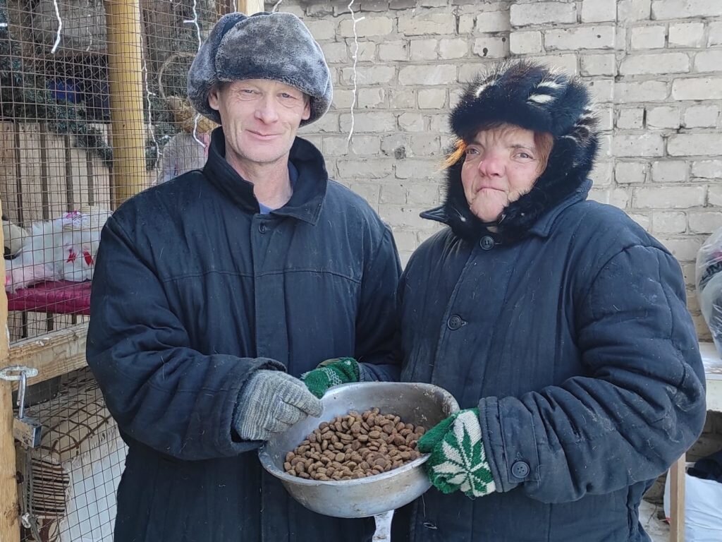     Волжские инвалиды с ментальными нарушениями работают в приюте для животных «Любимки»
