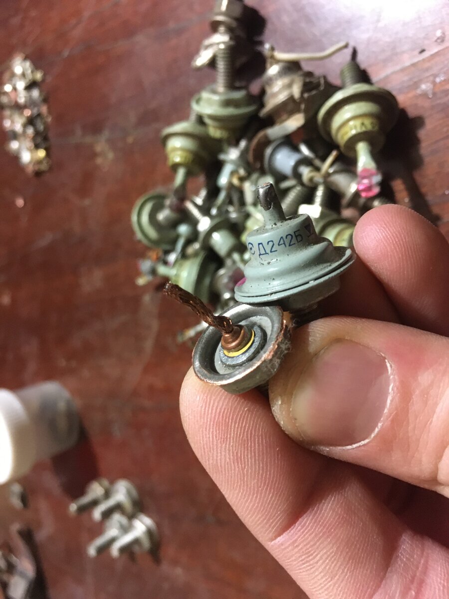 СКРЫТОЕ ЗОЛОТО В СОВЕТСКИХ ДИОДАХ!!! | Дневник сталкера | Дзен