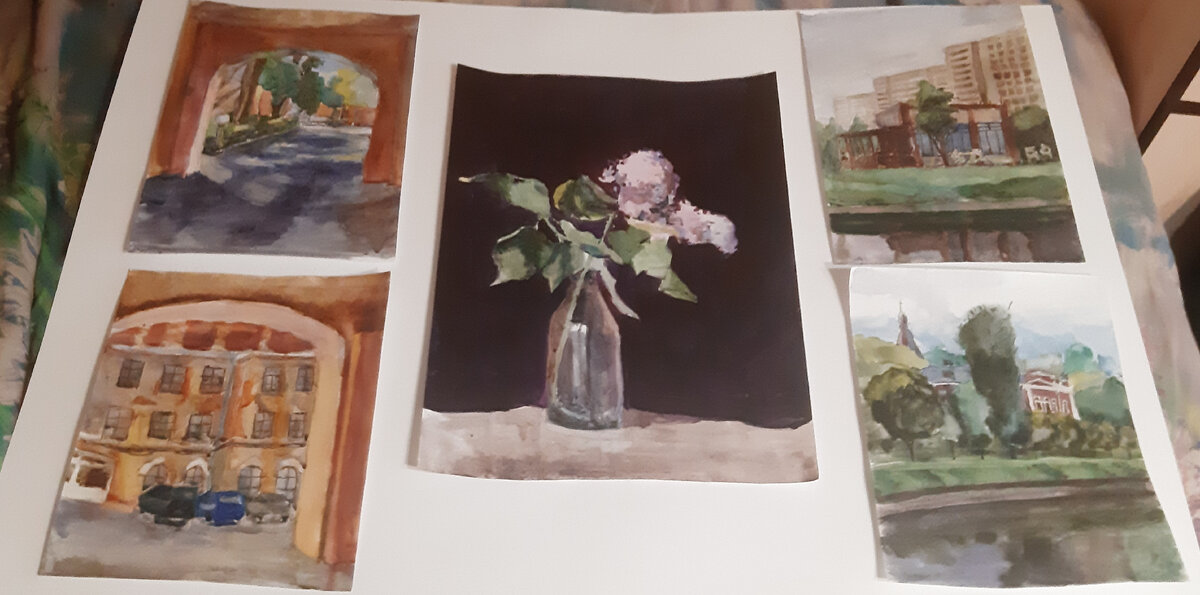 в один прекрасный день шел дождь, и преподаватель сказала рисовать сирень, в аудитории