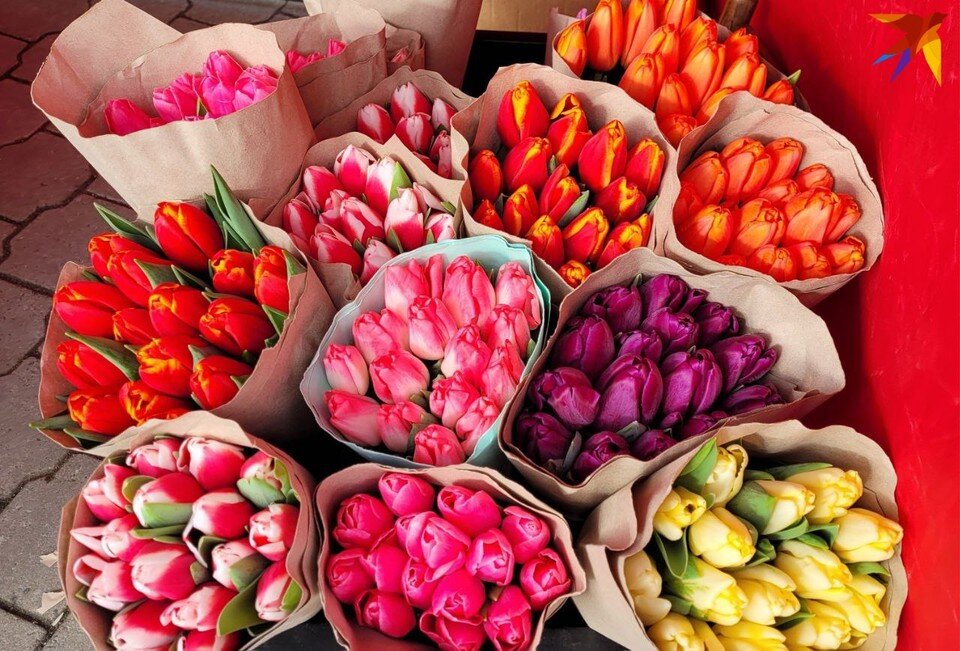     В преддверии 8 марта на цветы - особый спрос. Фото: читатель «КП», носит иллюстративный характер.