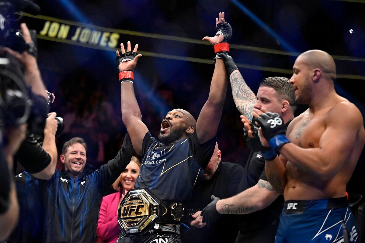 Jon Jones РѕР±РѕРё