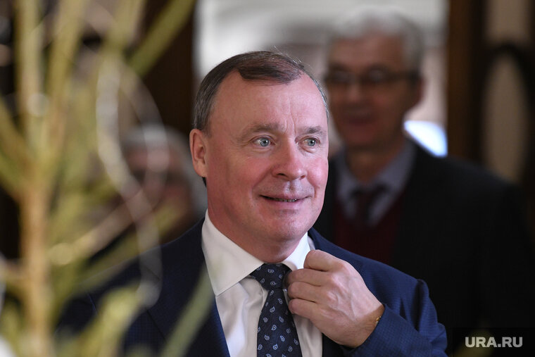    Алексей Орлов поздравил девушек с 8 Марта