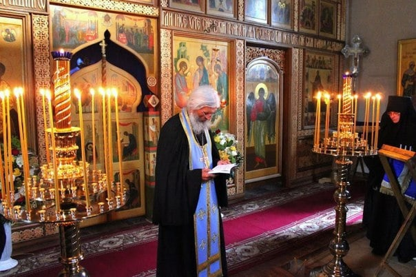 Изображение взято со стены сообщества "Паломники Среднеуральского женского монастыря": https://vk.com/club179678191