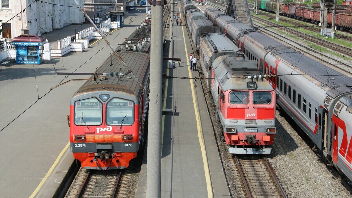 Под Тюменью грузовой поезд насмерть сбил пожилую женщину | nashgorod.ru |  Дзен