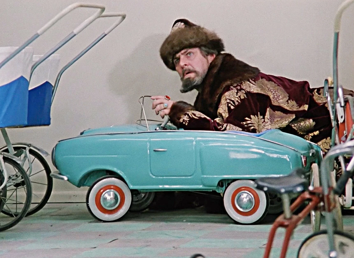 Кадр из фильма "Иван Васильевич меняет профессию"