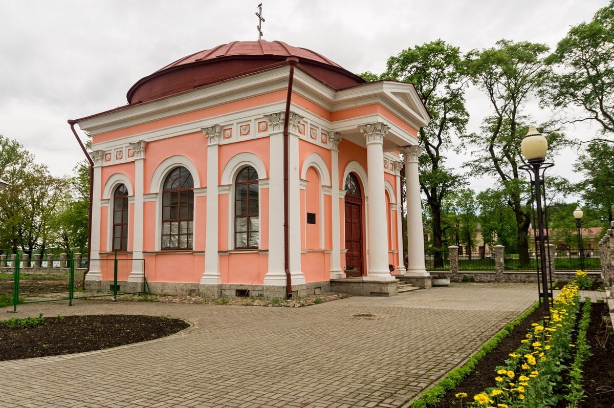 Часовня Казанской иконы Божией Матери.