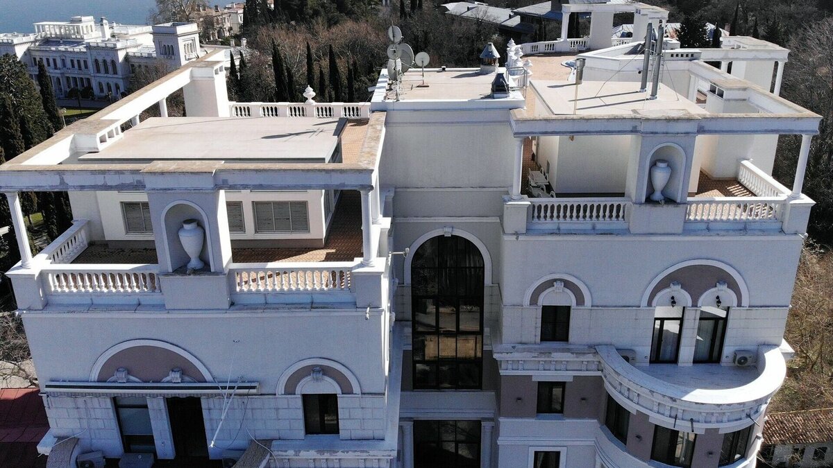     В первую очередь власти Крыма стараются национализировать не объекты, которые «приносят доход врагу».