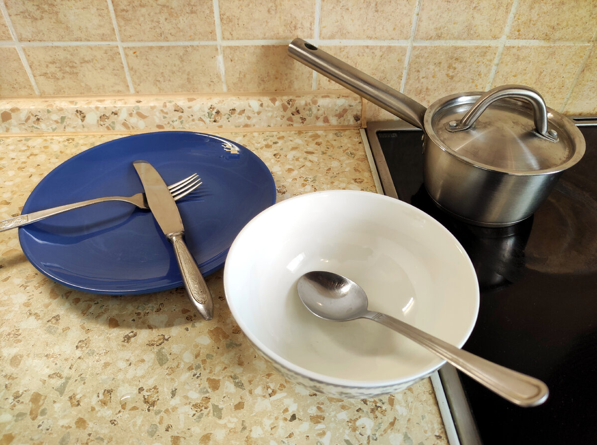 Что же положить в тарелки?