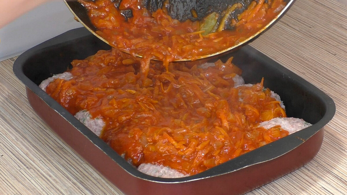 Домашние тефтели с рисом в томатном соусе: вкусные и нежные, показываю как готовлю (подаю тефтели на ужин или обед, простой рецепт)