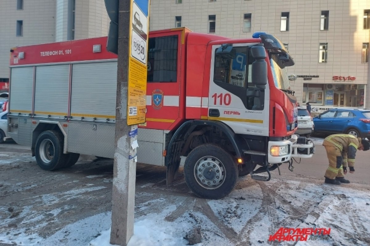 В Перми пожарные спасли 6 человек из горящего многоэтажного дома | АиФ–Пермь  | Дзен