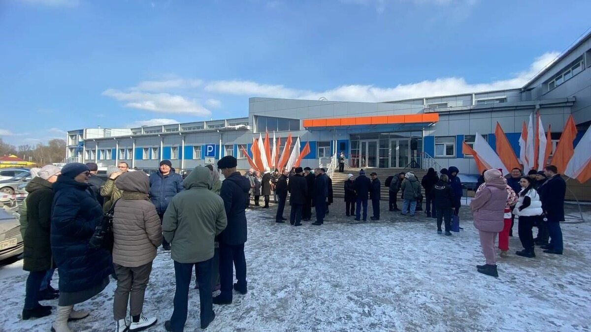     Легкоатлетический манеж в Абакане начал работу. Процесс постройки начали еще в 2012 году, но долгие годы дело не могли сдвинуть с мертвой точки.