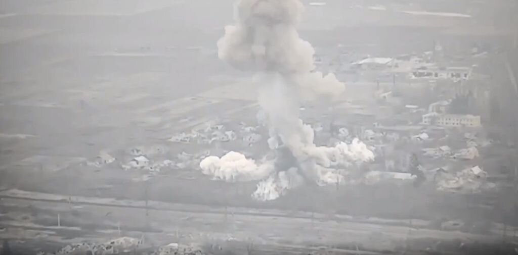    СМИ: ВСУ впервые нанесли удар американской «умной бомбой» по окрестностям Артемовска