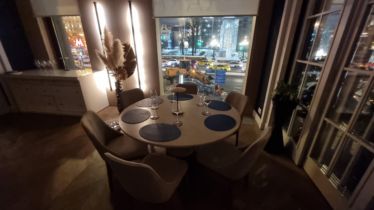 Дизайн ресторана очень приятный