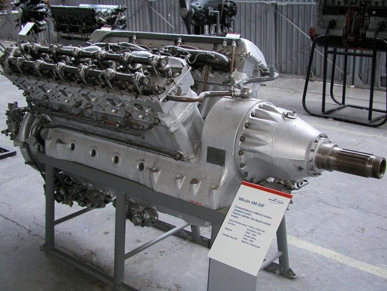 Советский авиационный двигатель АМ-38Ф, произведенный во время войны десятками тысяч и показавшим очень высокие характеристики. Считается стратегическим прорывом в отечественном моторостроении