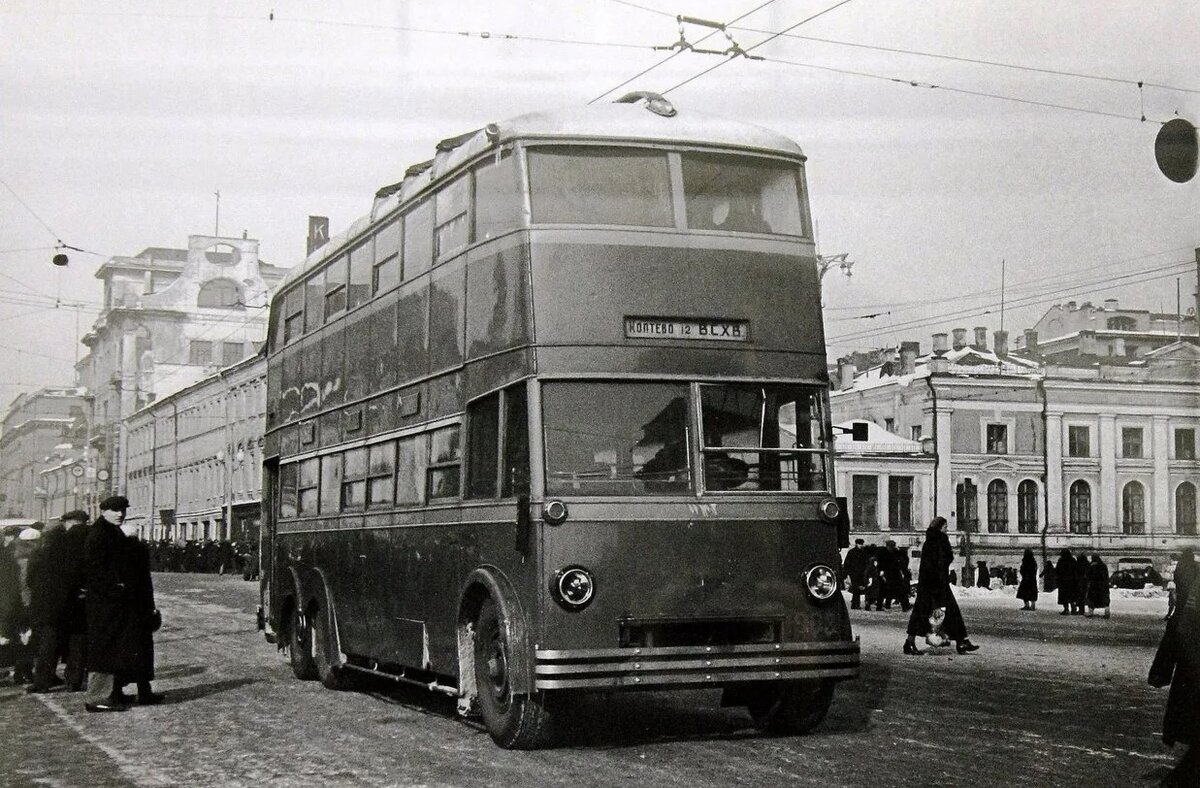 Троллейбус ЯТБ-3