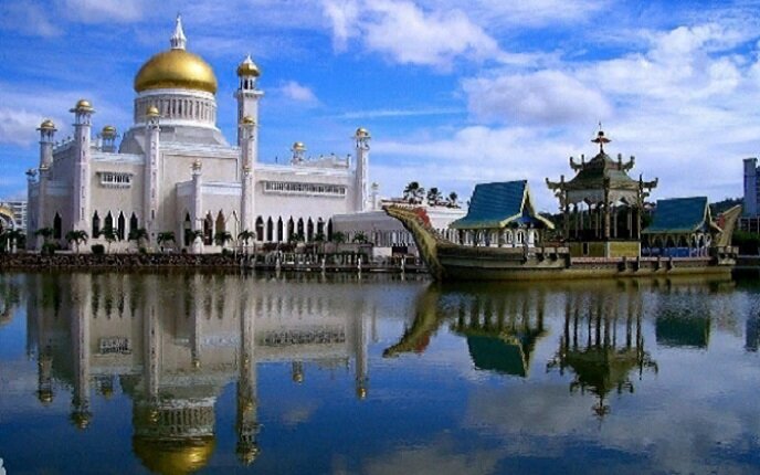Бандар-Сери-Бегаван - столица Брунея. (motellook.ru)