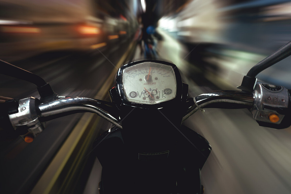 Motogp 4 stroke. Мотогонки боксы. Как ускоряться на мотоцикле пасифик стандарт. Фото супер скорость. Ускорение мотоцикла.