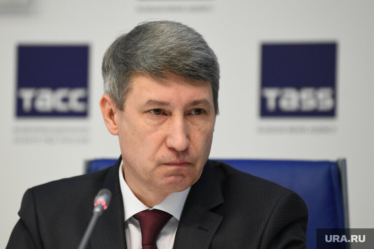    Владимир Дмитриев рассказал, что суды за 2022 год рассмотрели более 1,3 млн дел