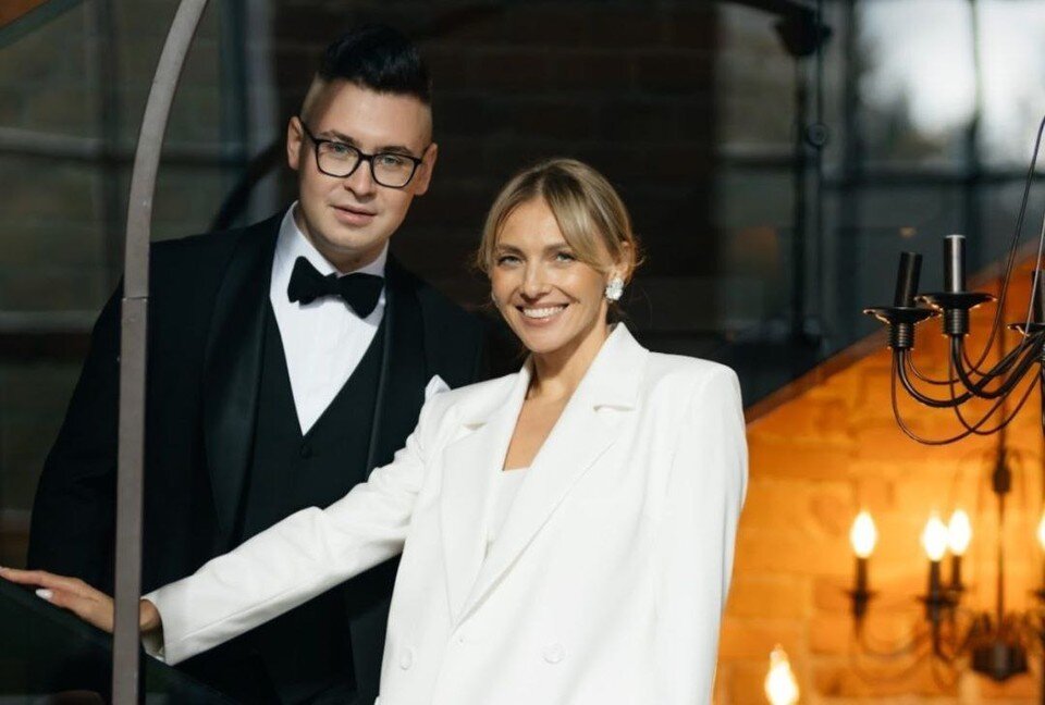     Супруги буквально светятся счастьем на совместных снимках Фото: соцсети.