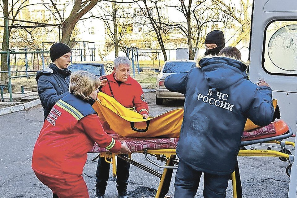     Из Новой Каховки медики эвакуируют маломобильных граждан. Фото: Министерство здравоохранения Херсонской области