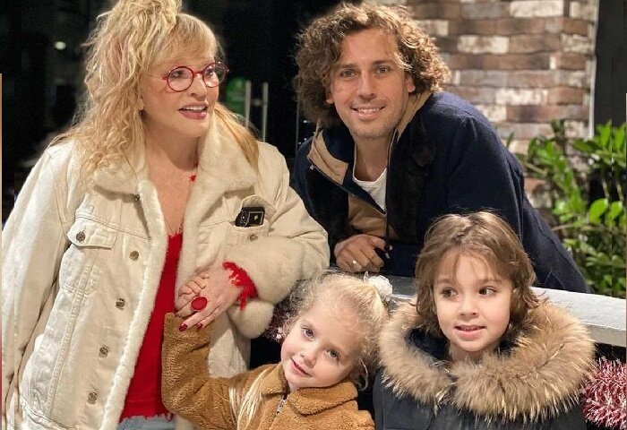 Звёздное семейство в Тель-Авиве.