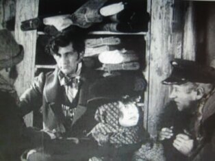 Кадр из кинокартины "Шинель" Режиссёры Григорий Козинцев и Леонид Трауберг.