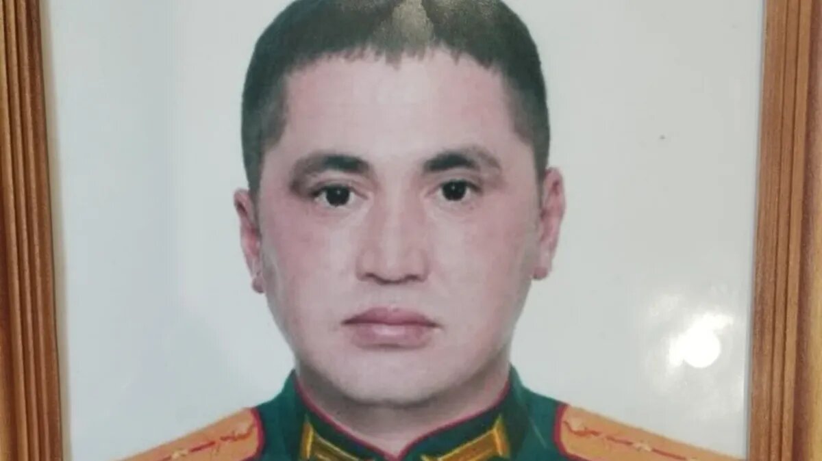 Гвардии капитан Алексей Жирнов погиб 11 марта в 2023 году, выполняя служебное задание. Фото: Мемориал памяти военным из Бурятии/ВКонтакте