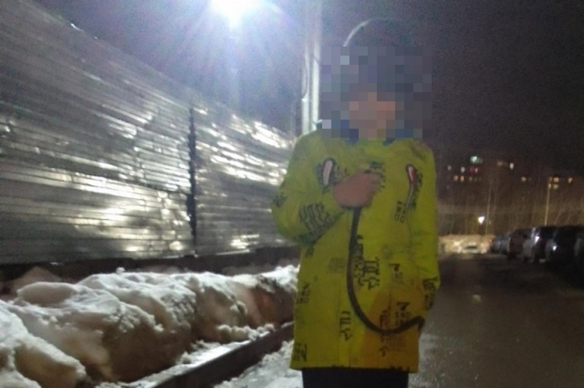    В Перми пропал 7-летний мальчик в ярко-зелёной куртке с голубым капюшоном