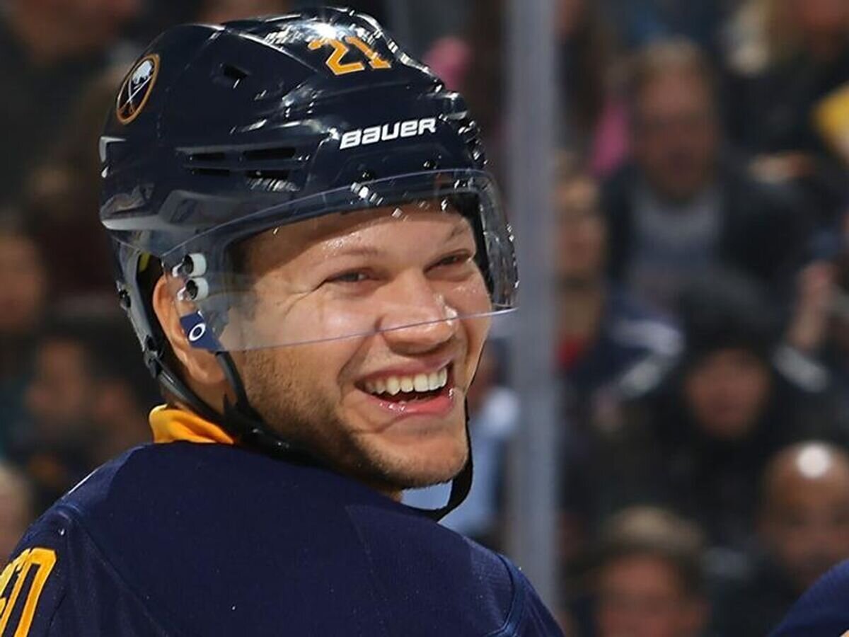    Хоккеист "Баффало Сейбрз" Кайл Окпосо © Фото : Пресс-служба НХЛ