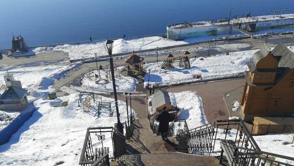     В Городце вместо строительства фуникулера, на который пока в бюджете нет денег, хотели запустить конные повозки для туристов. Об этом заявил в ходе прямого эфира ЦУРа глава Городецкого округа Александр Мудров.