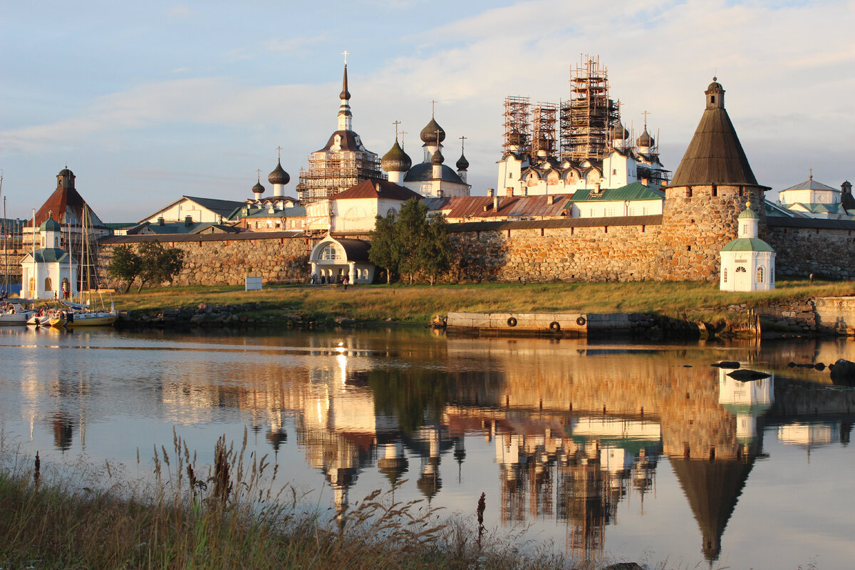 Вид  на Соловецкий монастырь. Фото автора