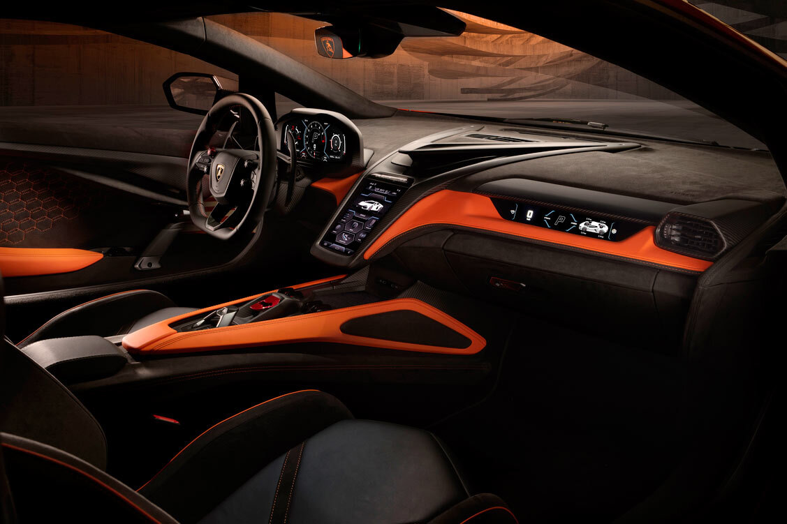 Lamborghini📷Lamborghini Revuelto