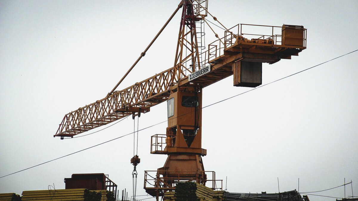     В Ижевске в 2022 году снизились темпы строительства многоквартирных домов, но при этом существенно увеличились объемы индивидуальной застройки. Об этом депутатам гордумы рассказал глава столицы Удмуртии Олег Бекмеметьев.