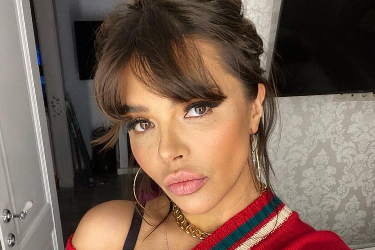     «Я тогда сделала грудь, мне надо было ее показать!»: Карина Зверева о скандальной голой сцене в сериале «Метод»
