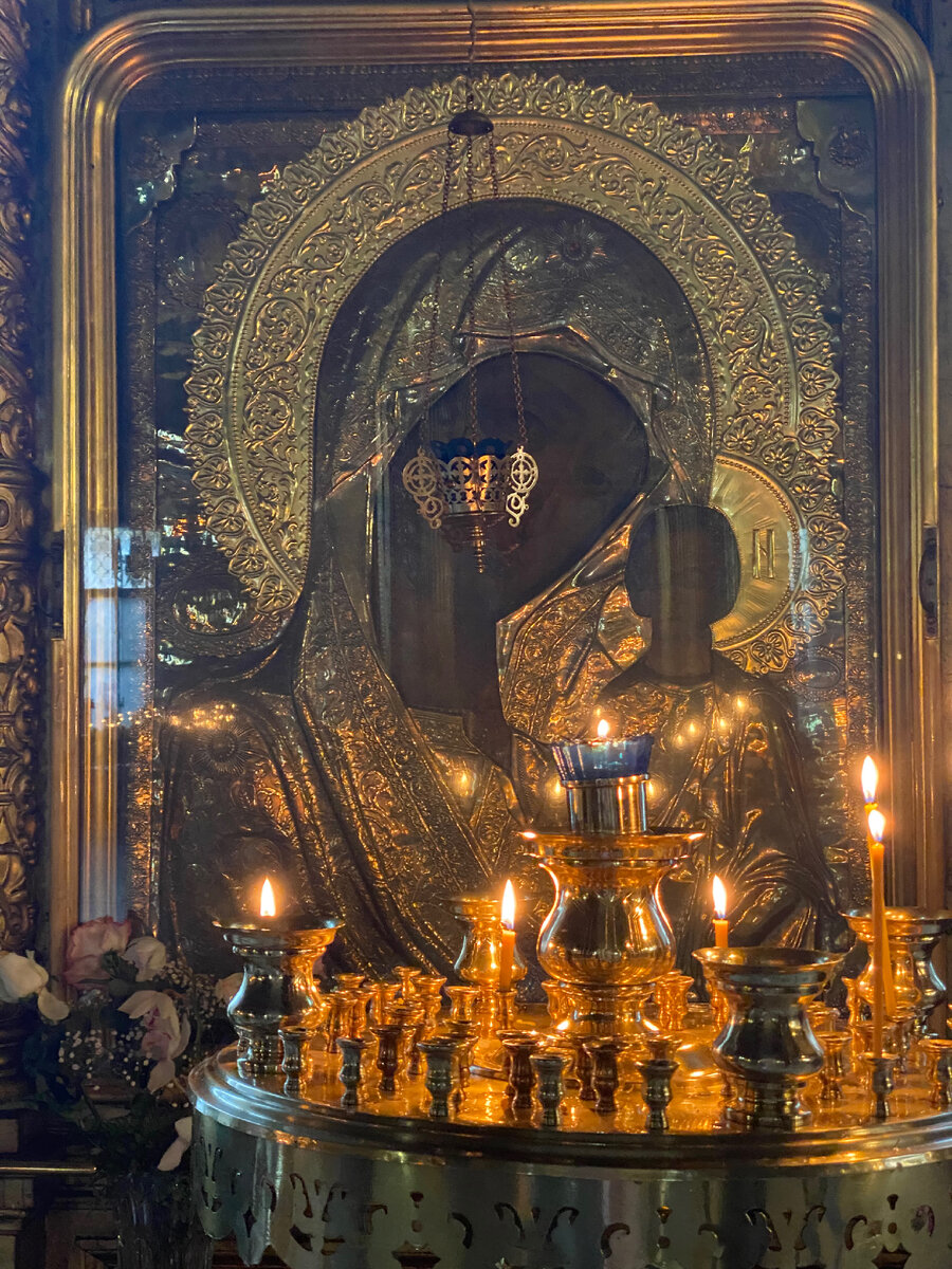 Фото автора: Россия, Москва, Храм Богоявления в Елохово, икона Божией Матери «Казанская».