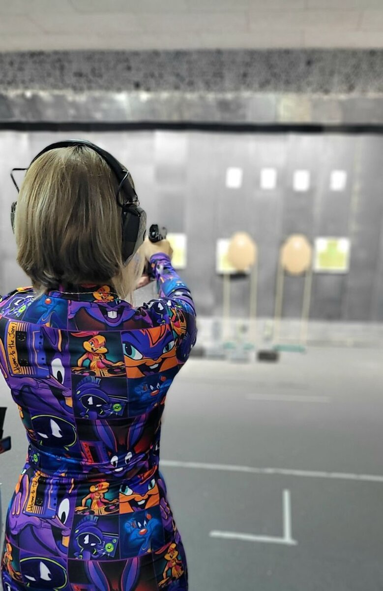 Это непередаваемое чувство от ощущения в руке от настоящего огнестрельного оружия.