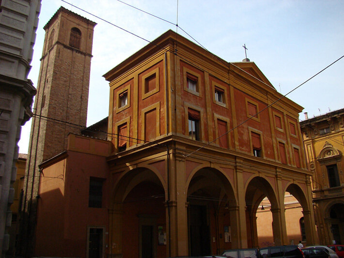 Колокольня в Болонье сегодня