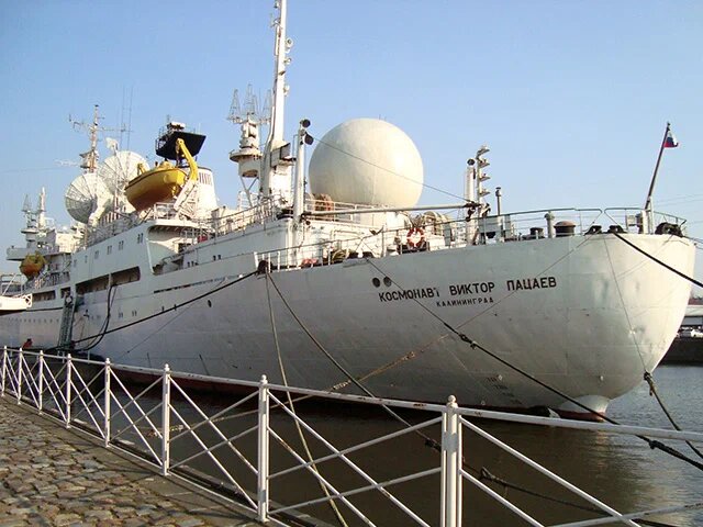 Действующий корабль космической связи и музей.