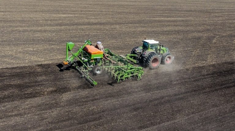    Аграрии Оренбуржья проводят яровой сев в рамках весенней посевной кампании Белов Михаил Александрович